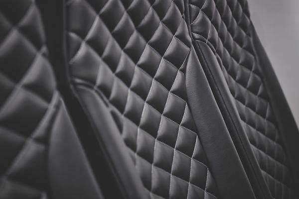 Aircraft cabins materials: eleather aircraft seats