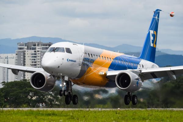 Embraer E175-E2 first flight