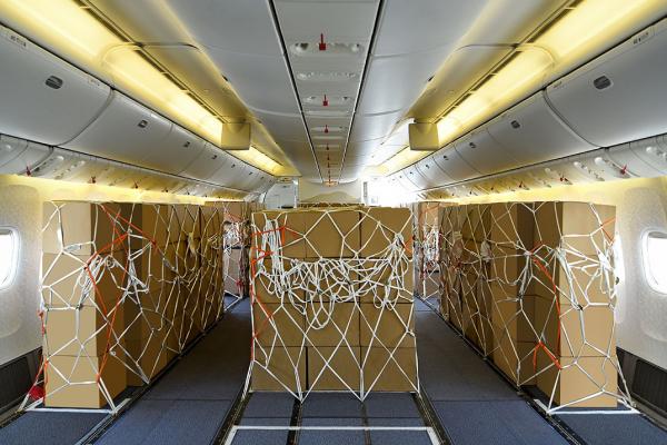 Emirates: remove seats for cargo