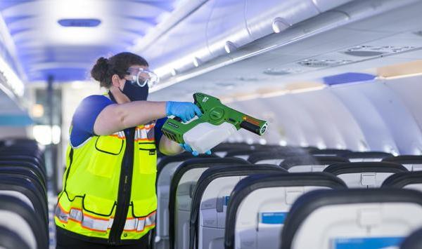Embraer American Airlines cleaning