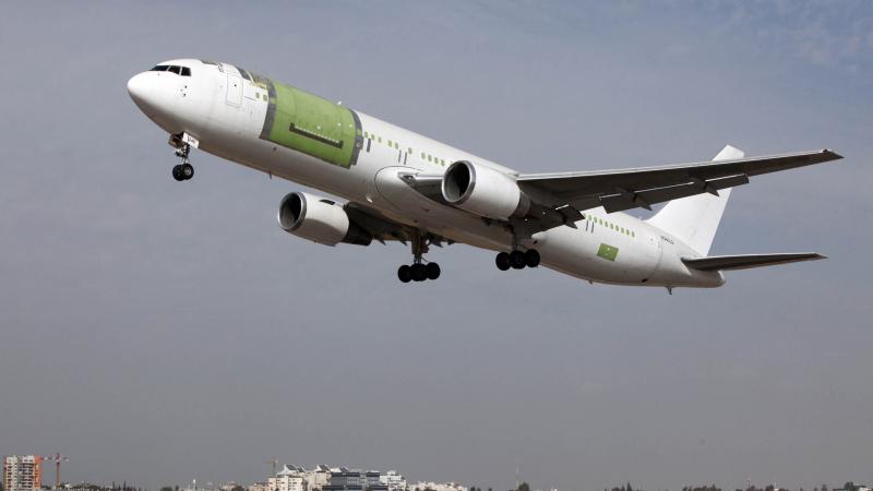 IAI 767-300 take off