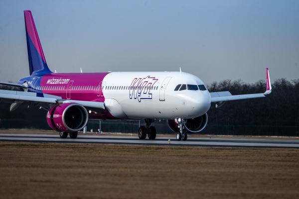 Wizz Air low cost airline lancarna