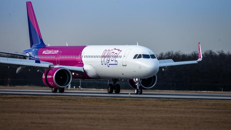 Wizz Air low cost airline lancarna