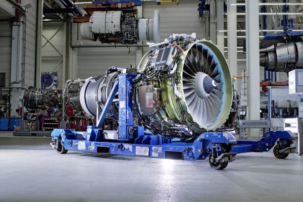 MTU Maintenance work on a CFM56-7B